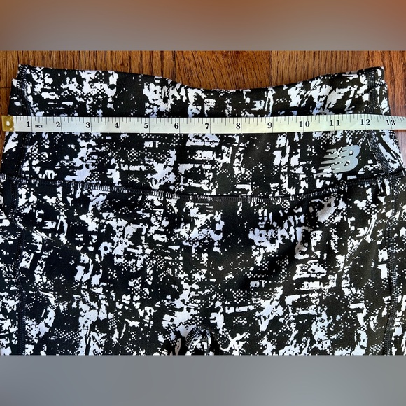 New Balance Women’s Jogging Pants - Picture 8 of 11